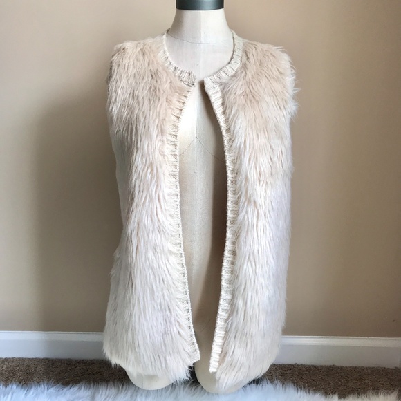 Altar'd State Open Front Faux Fur Vest - Picture 1 of 8